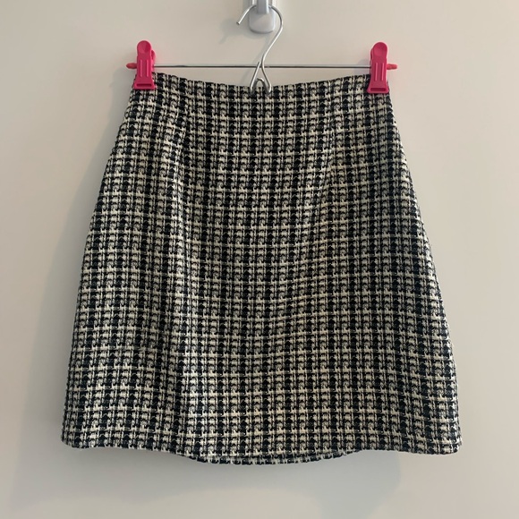 Aritzia Babaton Bryn Skirt Tweed Black White Checkered Mini Size 0 - Picture 3 of 4